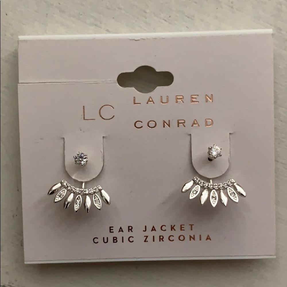Ear jacket